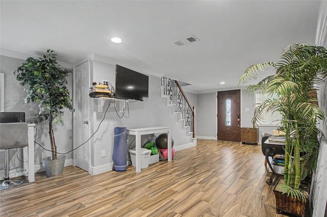 2217 Grover Avenue, Galveston, TX 77551
