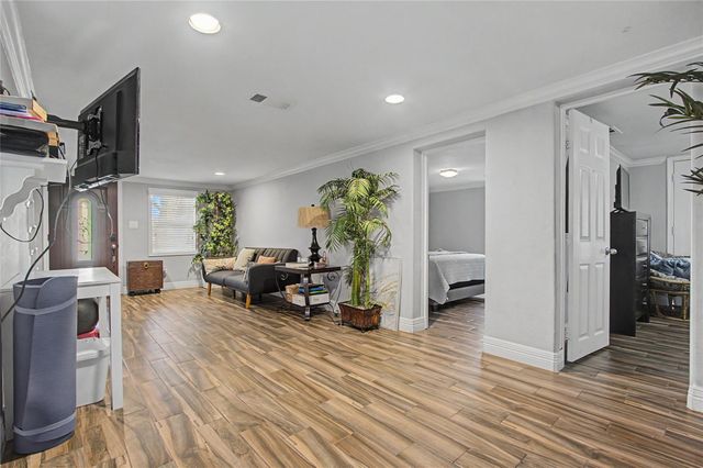 2217 Grover Avenue, Galveston, TX 77551