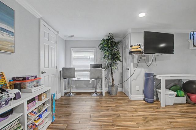 2217 Grover Avenue, Galveston, TX 77551