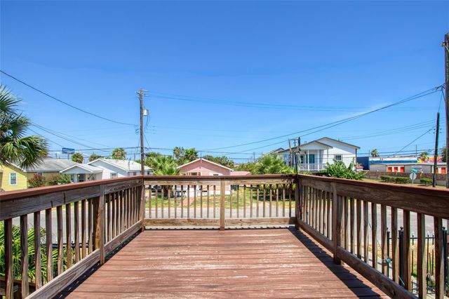 2217 Grover Avenue, Galveston, TX 77551