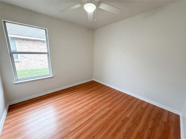 111 Forest Park Lane, Red Oak, TX 75154