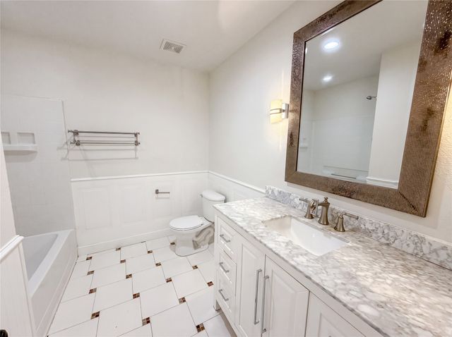 111 Forest Park Lane, Red Oak, TX 75154