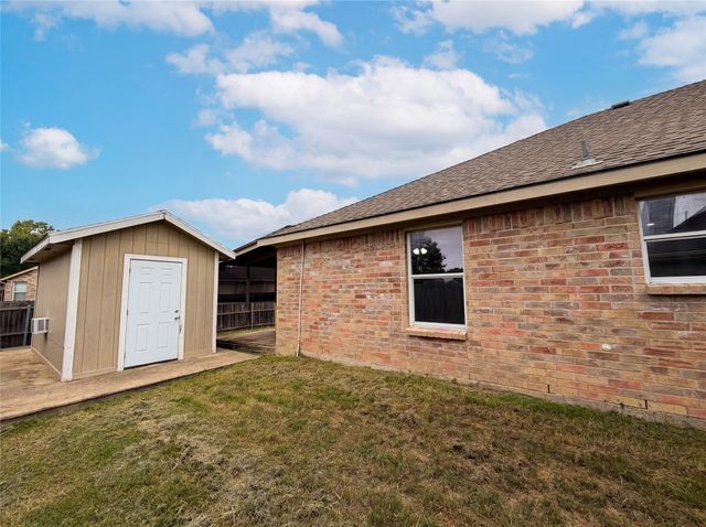 111 Forest Park Lane, Red Oak, TX 75154