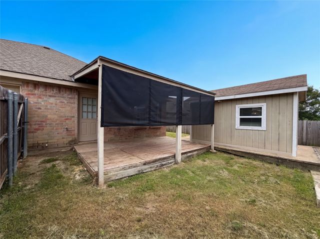 111 Forest Park Lane, Red Oak, TX 75154
