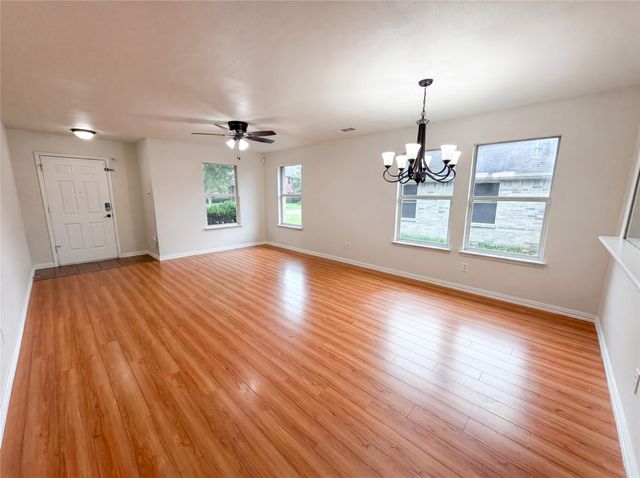 111 Forest Park Lane, Red Oak, TX 75154