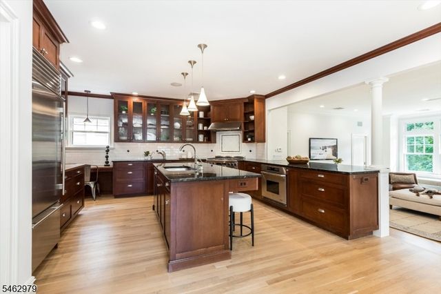 121 Christopher St, Montclair Twp., NJ 07042