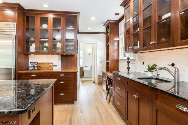 121 Christopher St, Montclair Twp., NJ 07042