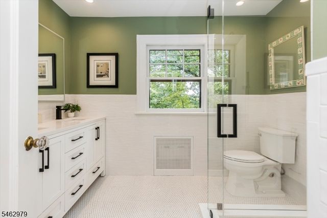 121 Christopher St, Montclair Twp., NJ 07042