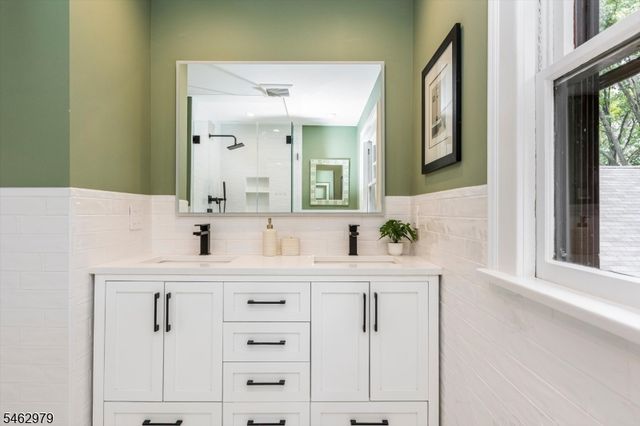 121 Christopher St, Montclair Twp., NJ 07042