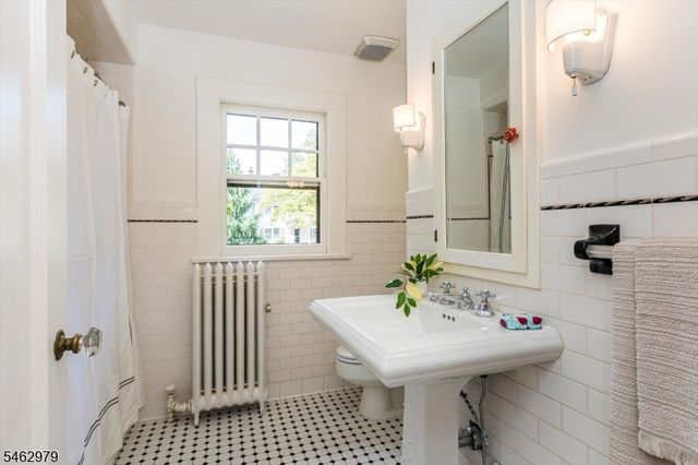 121 Christopher St, Montclair Twp., NJ 07042
