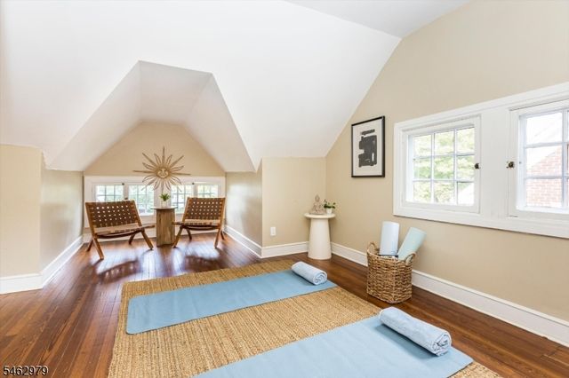 121 Christopher St, Montclair Twp., NJ 07042