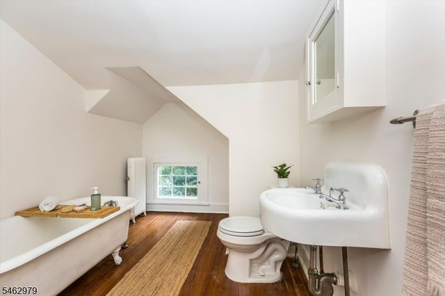 121 Christopher St, Montclair Twp., NJ 07042