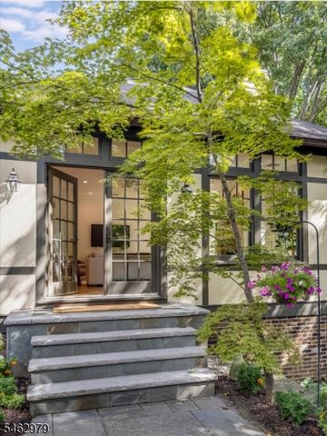 121 Christopher St, Montclair Twp., NJ 07042