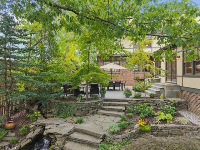 121 Christopher St, Montclair Twp., NJ 07042