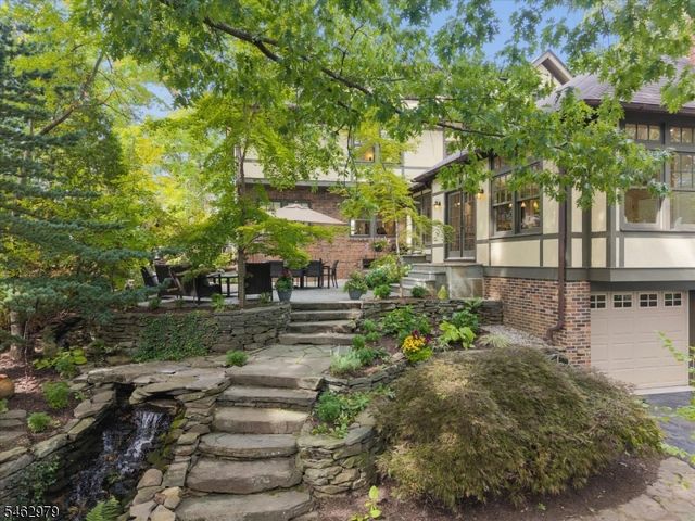 121 Christopher St, Montclair Twp., NJ 07042
