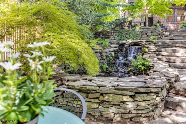 121 Christopher St, Montclair Twp., NJ 07042