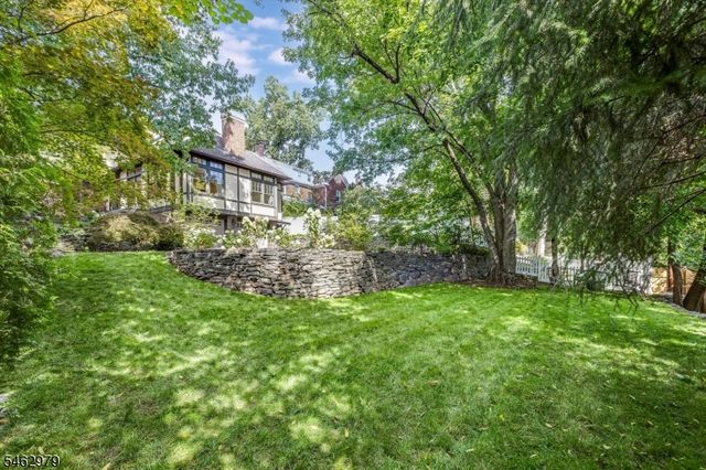 121 Christopher St, Montclair Twp., NJ 07042