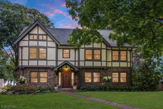 121 Christopher St, Montclair Twp., NJ 07042