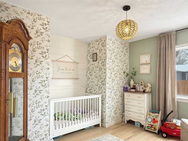 2519 E Aurora Avenue, Des Moines, IA 50317