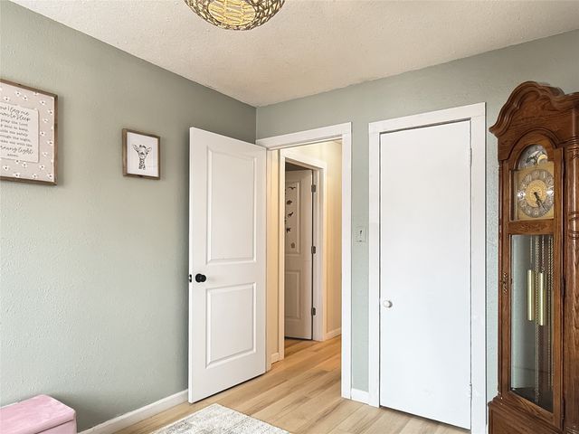 2519 E Aurora Avenue, Des Moines, IA 50317