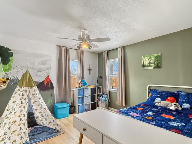 2519 E Aurora Avenue, Des Moines, IA 50317