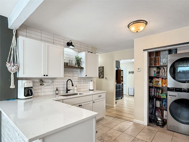 2519 E Aurora Avenue, Des Moines, IA 50317