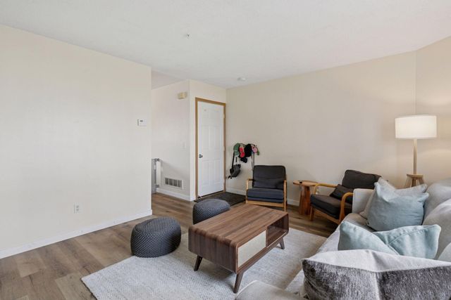 13171 Murdock Terrace, Eden Prairie, MN 55347