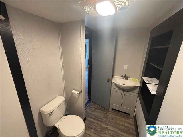 654 Youngs Hill Road, Plainfield Twp, PA 18040