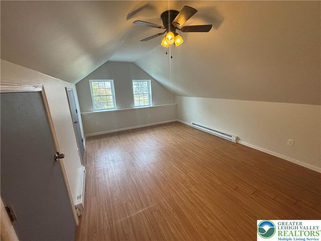 654 Youngs Hill Road, Plainfield Twp, PA 18040