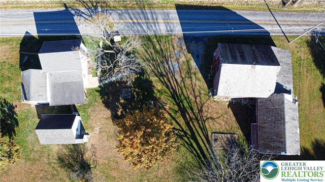 654 Youngs Hill Road, Plainfield Twp, PA 18040