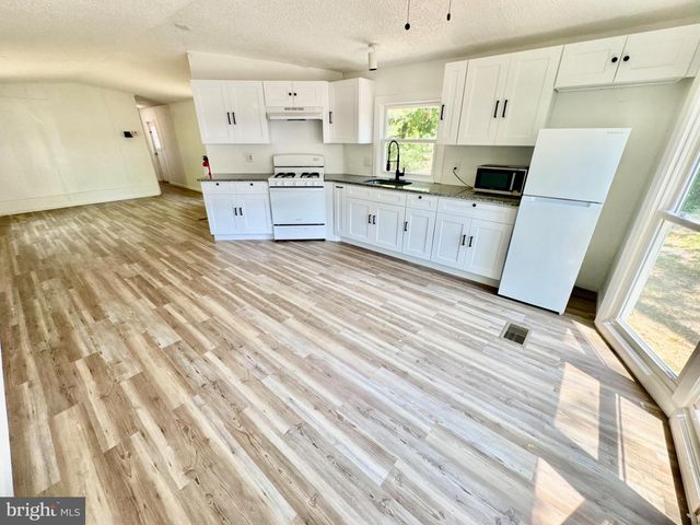 448 EVERGREEN RD, Millville, NJ 08332