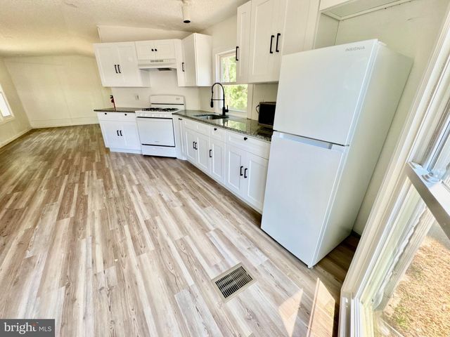 448 EVERGREEN RD, Millville, NJ 08332
