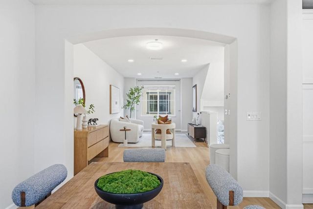 214 Peppermint Tree Terrace 1, Sunnyvale, CA 94086