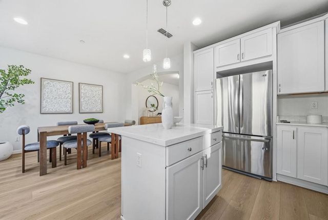 214 Peppermint Tree Terrace 1, Sunnyvale, CA 94086