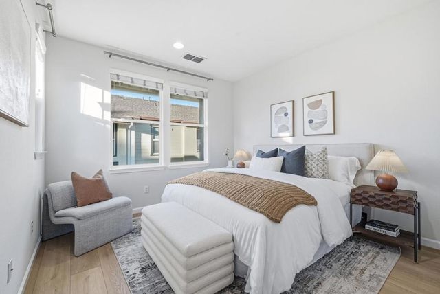 214 Peppermint Tree Terrace 1, Sunnyvale, CA 94086