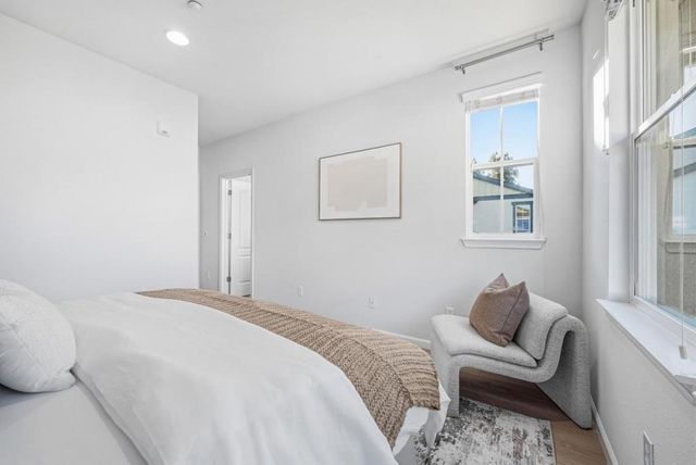 214 Peppermint Tree Terrace 1, Sunnyvale, CA 94086