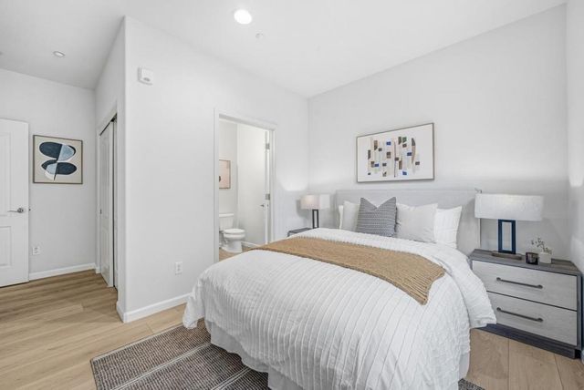 214 Peppermint Tree Terrace 1, Sunnyvale, CA 94086