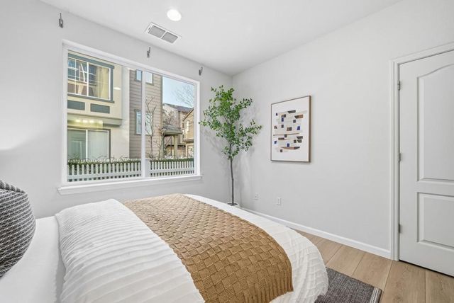 214 Peppermint Tree Terrace 1, Sunnyvale, CA 94086