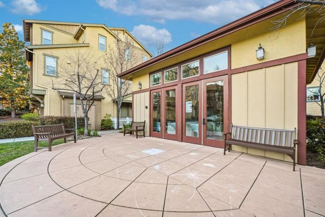 214 Peppermint Tree Terrace 1, Sunnyvale, CA 94086