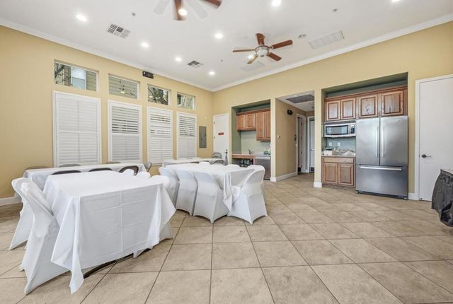 214 Peppermint Tree Terrace 1, Sunnyvale, CA 94086