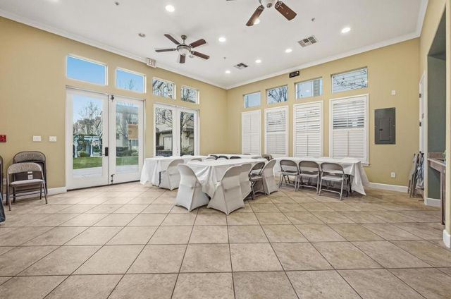 214 Peppermint Tree Terrace 1, Sunnyvale, CA 94086