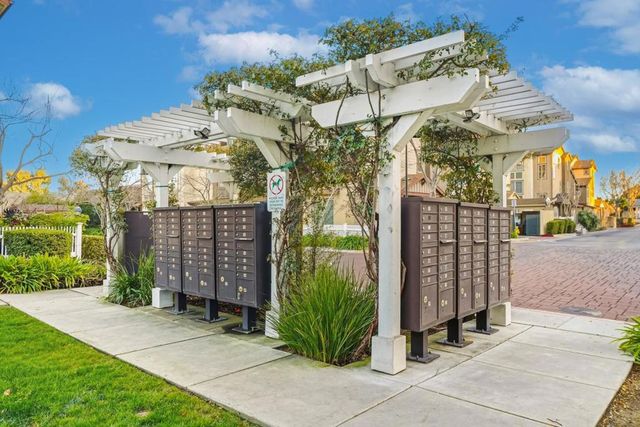 214 Peppermint Tree Terrace 1, Sunnyvale, CA 94086