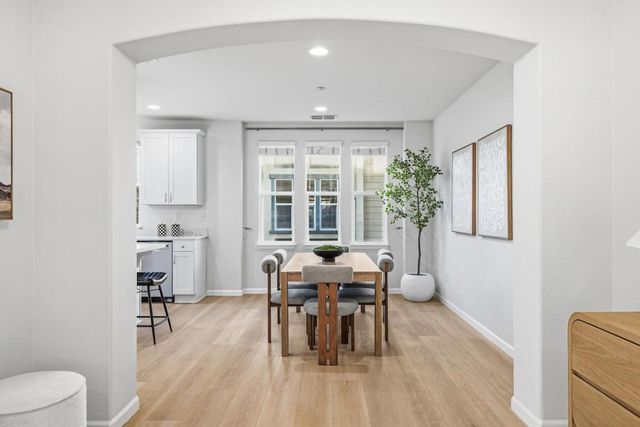 214 Peppermint Tree Terrace 1, Sunnyvale, CA 94086