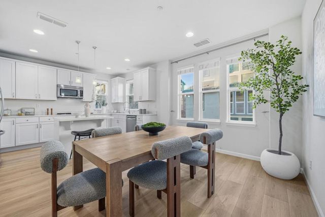 214 Peppermint Tree Terrace 1, Sunnyvale, CA 94086