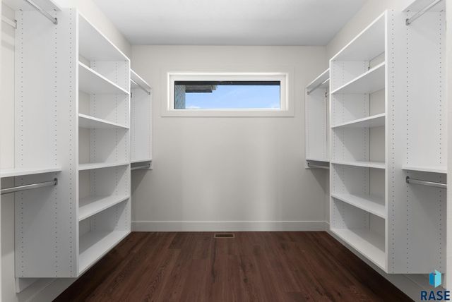 8309 E Sheridan Cir Circle, Sioux Falls, SD 57110