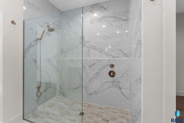 8309 E Sheridan Cir Circle, Sioux Falls, SD 57110