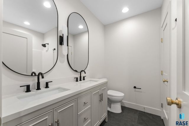 8309 E Sheridan Cir Circle, Sioux Falls, SD 57110