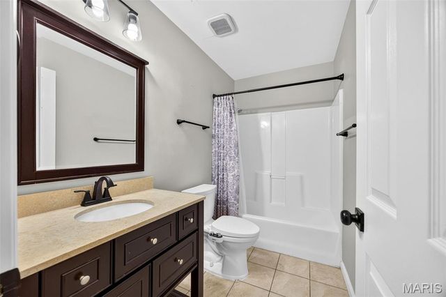 1465 Washingtons Crossing Drive, O'fallon, MO 63366