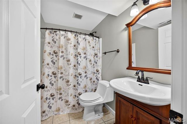 1465 Washingtons Crossing Drive, O'fallon, MO 63366