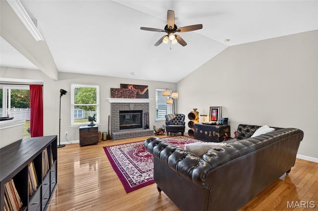 1465 Washingtons Crossing Drive, O'fallon, MO 63366